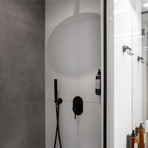 Deluxe Studio